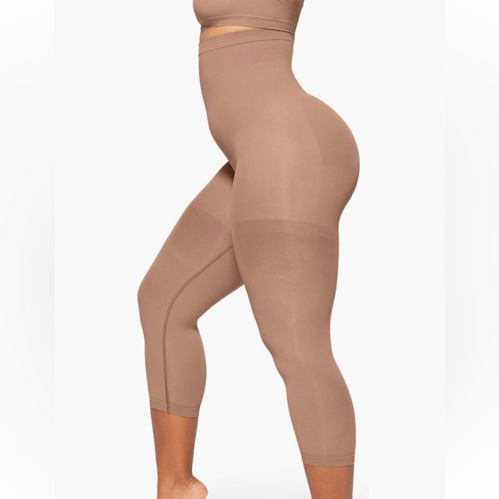 Skims Sculpting Leggings
